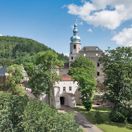 Zamek Sarny - Schloss Scharfeneck Kłodzko Exterior foto
