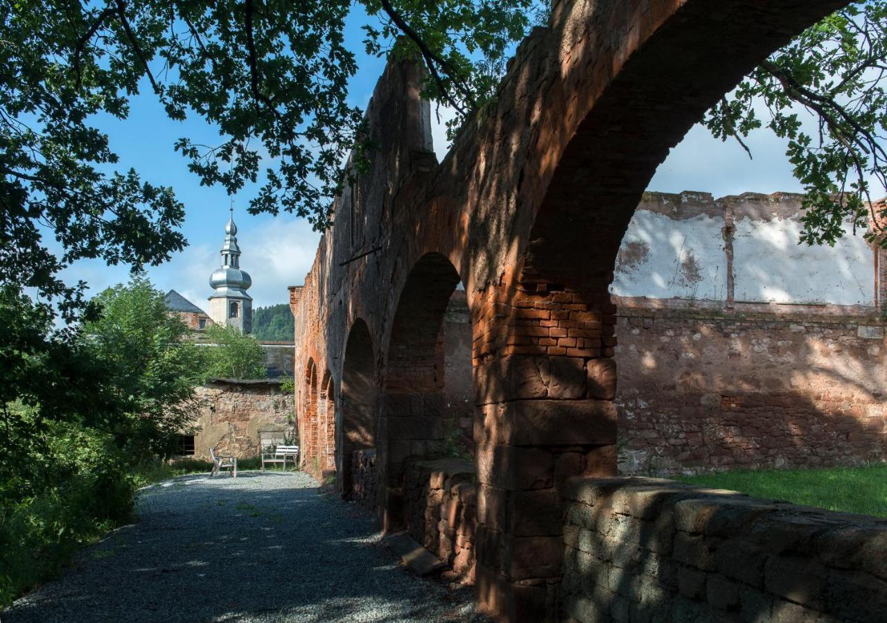 Zamek Sarny - Schloss Scharfeneck Kłodzko Exterior foto